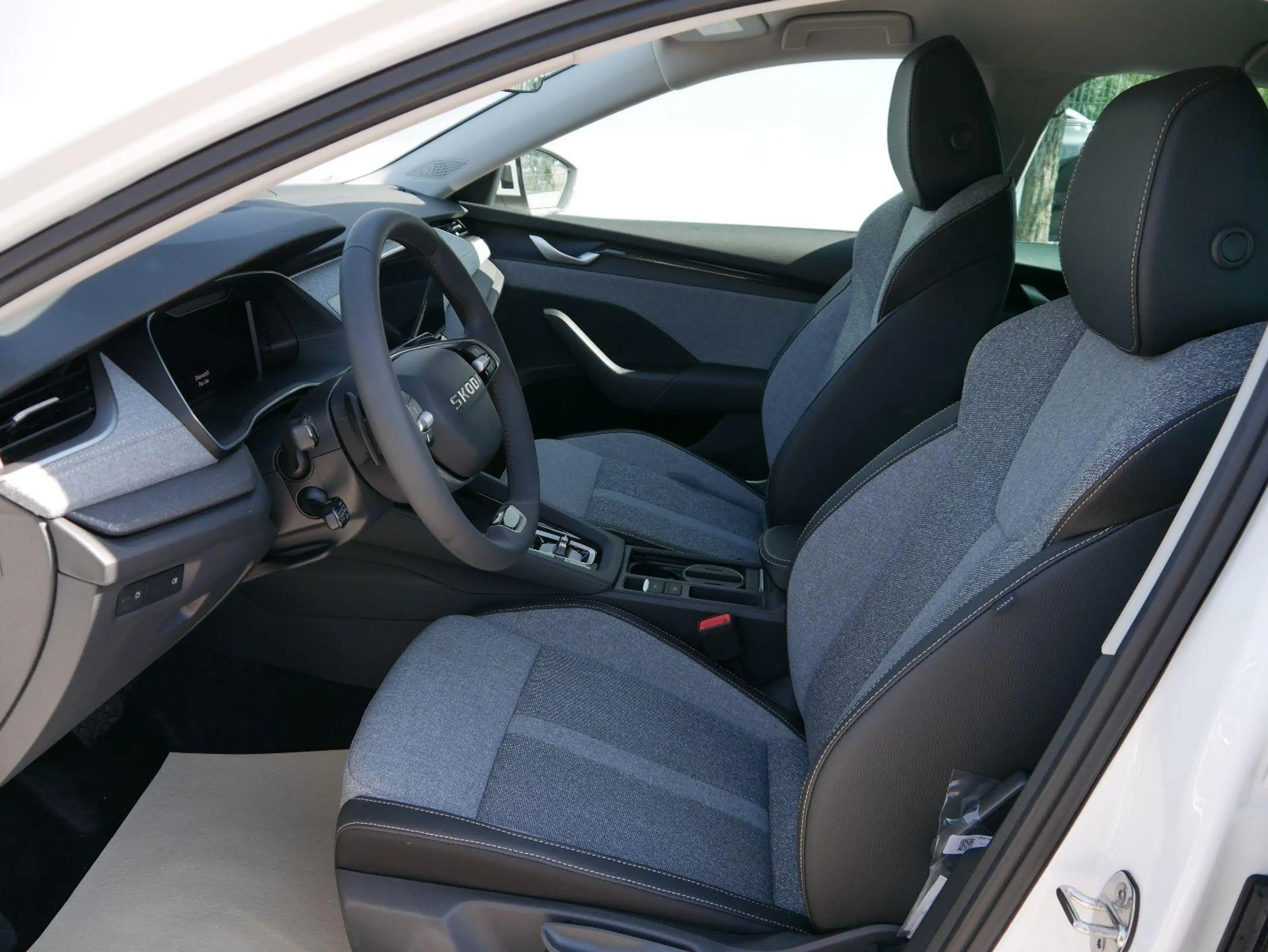 Skoda Octavia Combi Selection 2.0 TDI DSG*AHK-SCHWENKBAR*ACC*... — photo 8