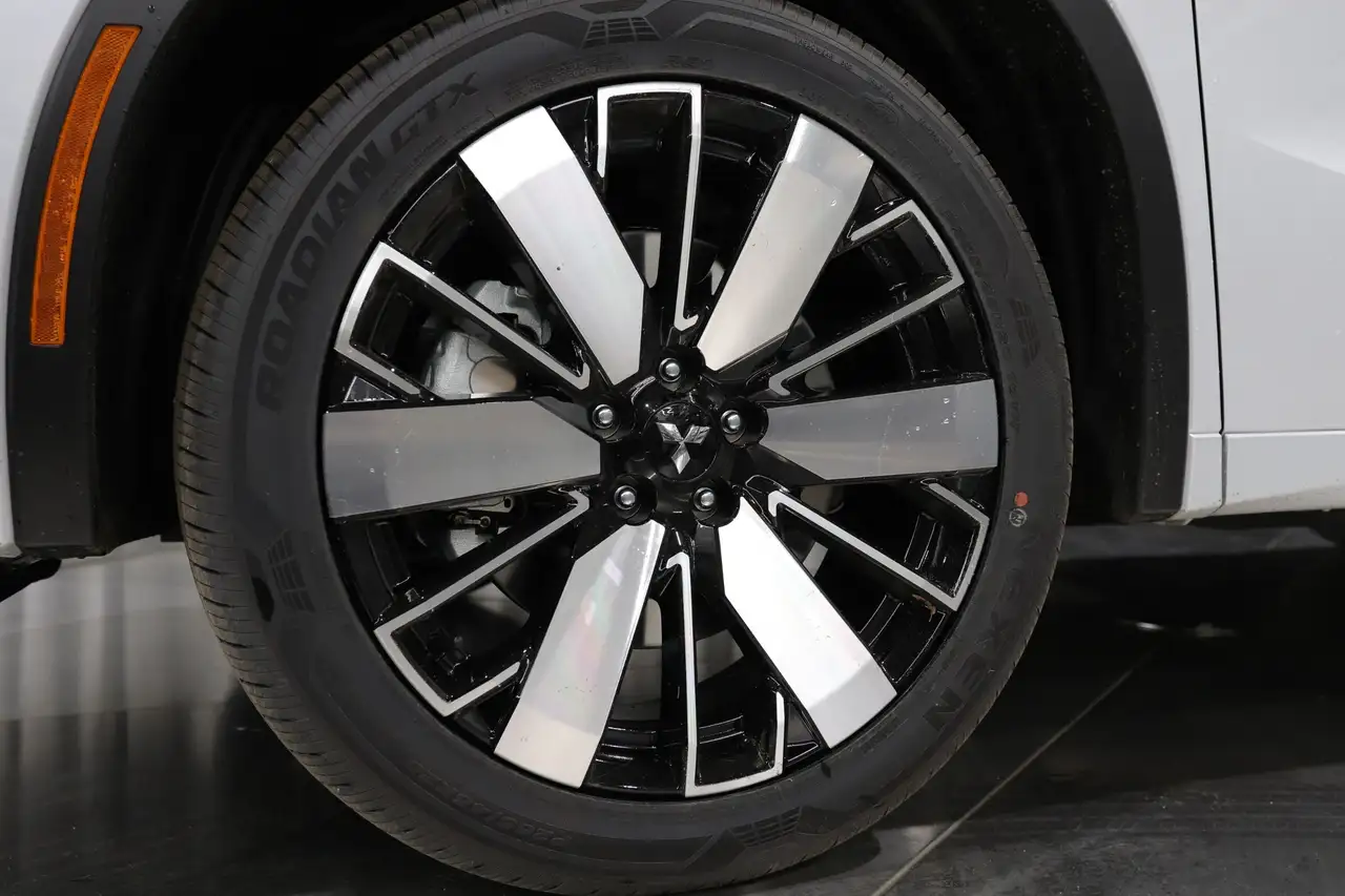 Mitsubishi Outlander снимка Mitsubishi Outlander
