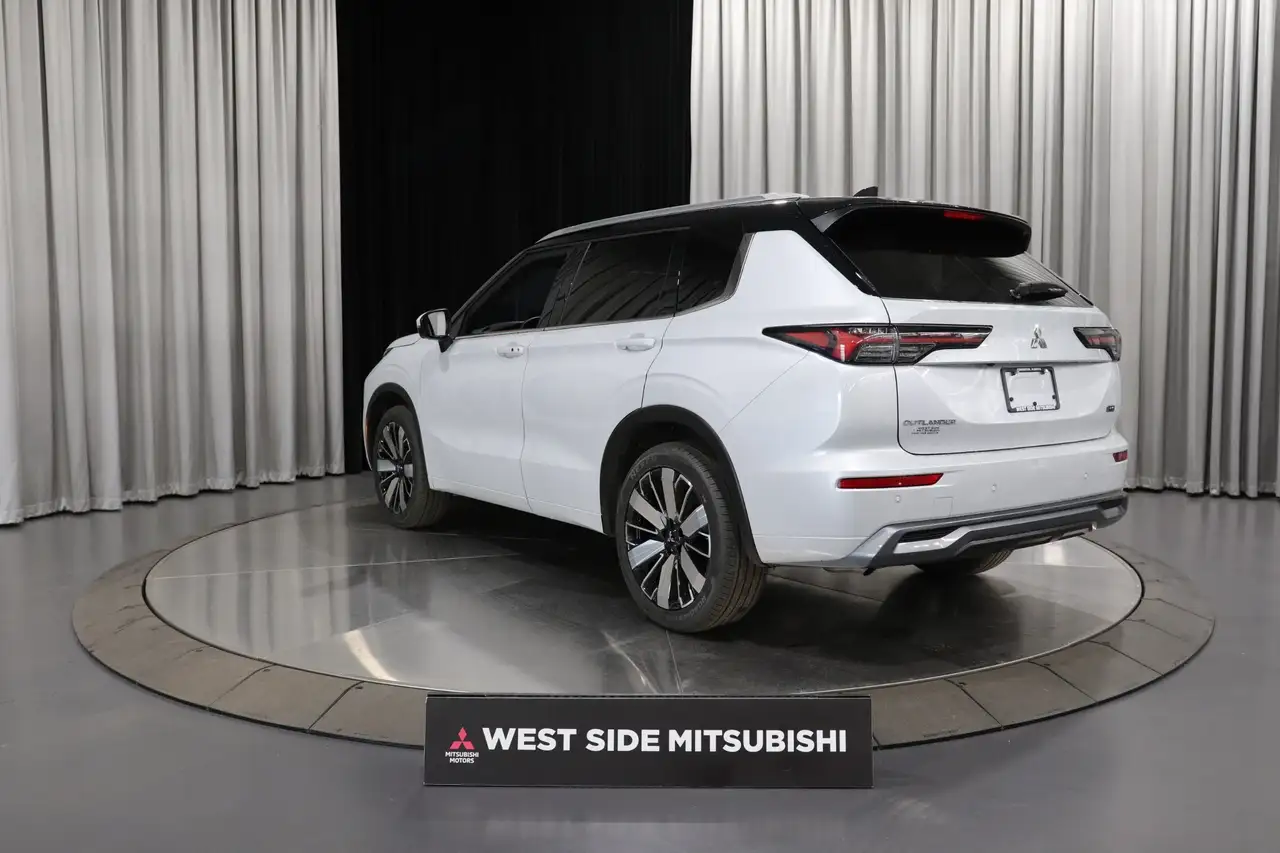 Mitsubishi Outlander снимка Mitsubishi Outlander