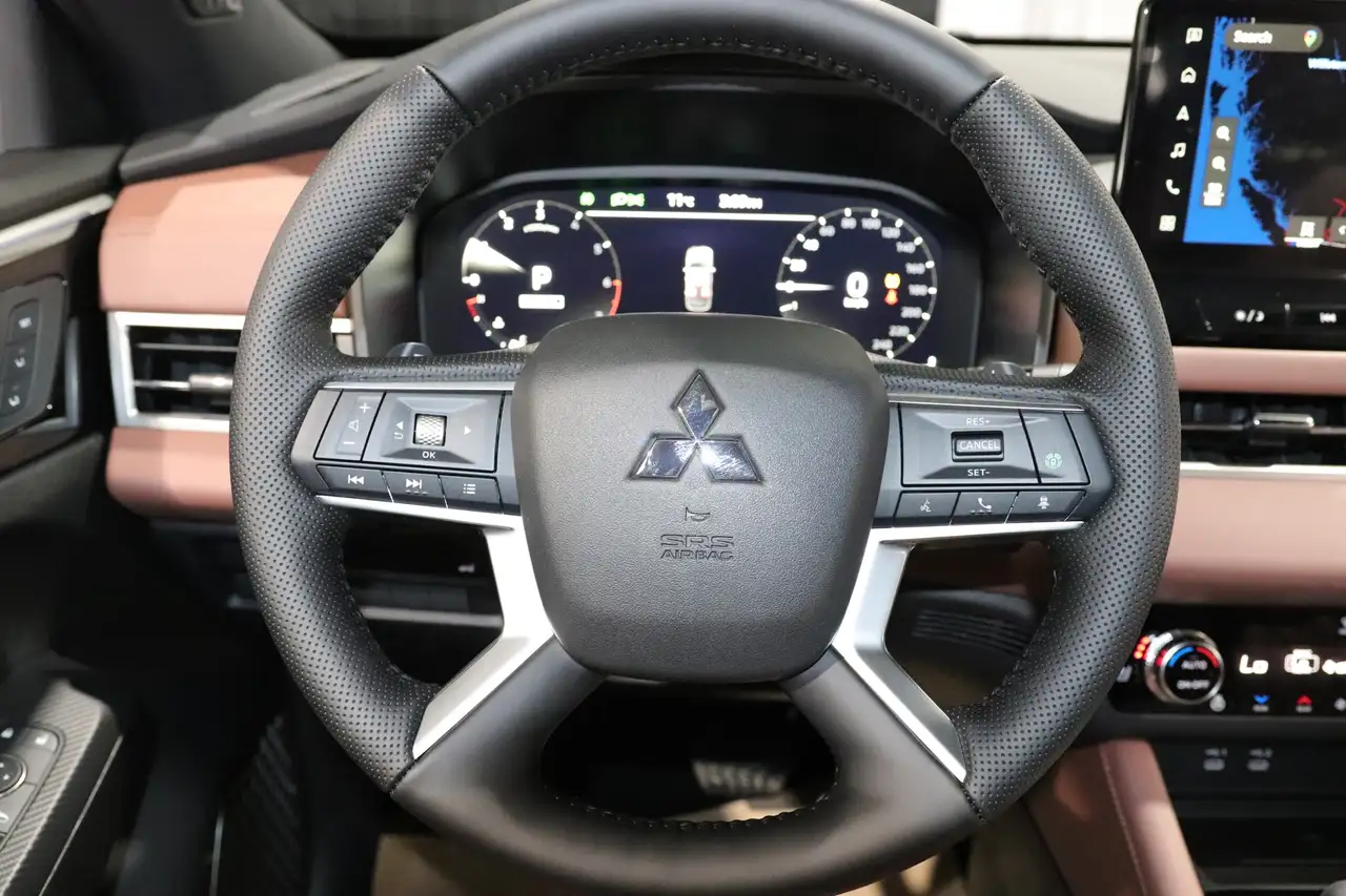 Mitsubishi Outlander снимка Mitsubishi Outlander