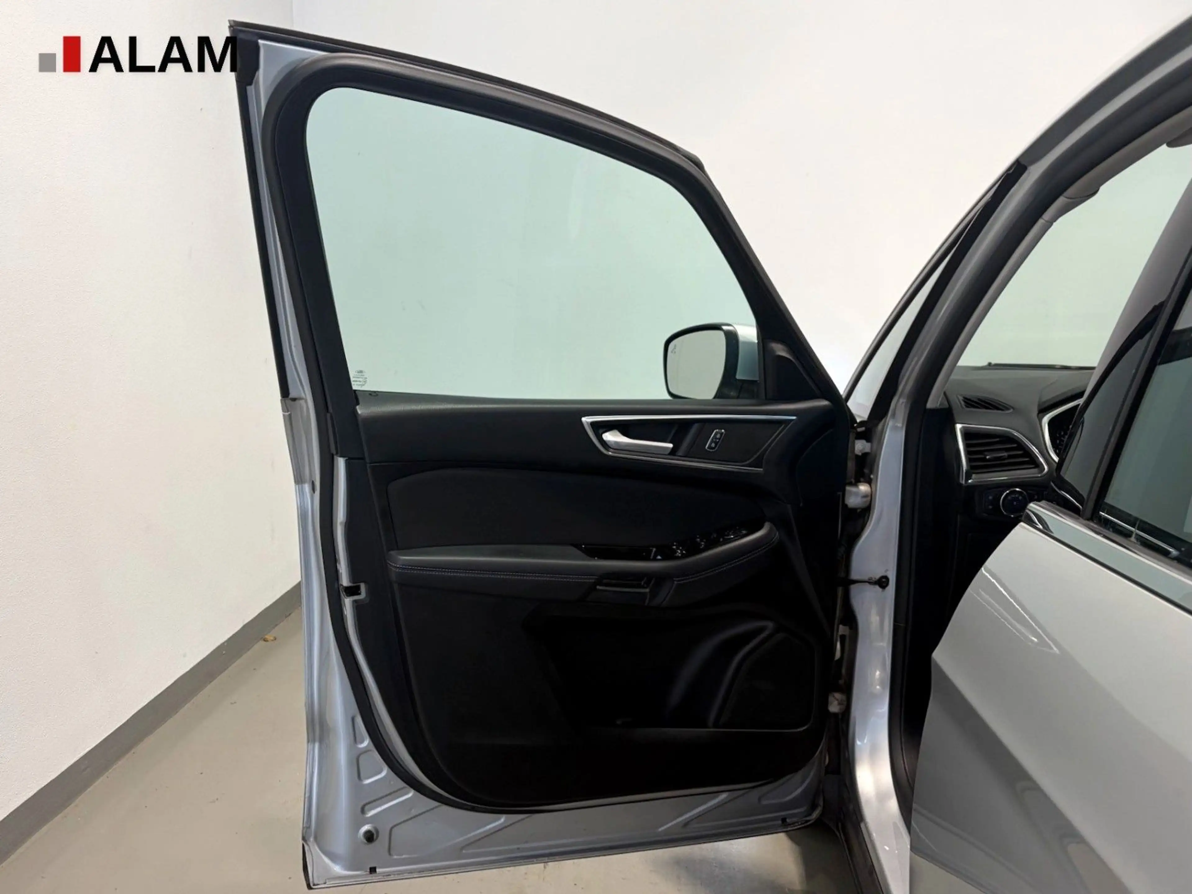 Ford Galaxy Titanium ACC AHK Pano RFK Sound 7-Sitzer — photo 11