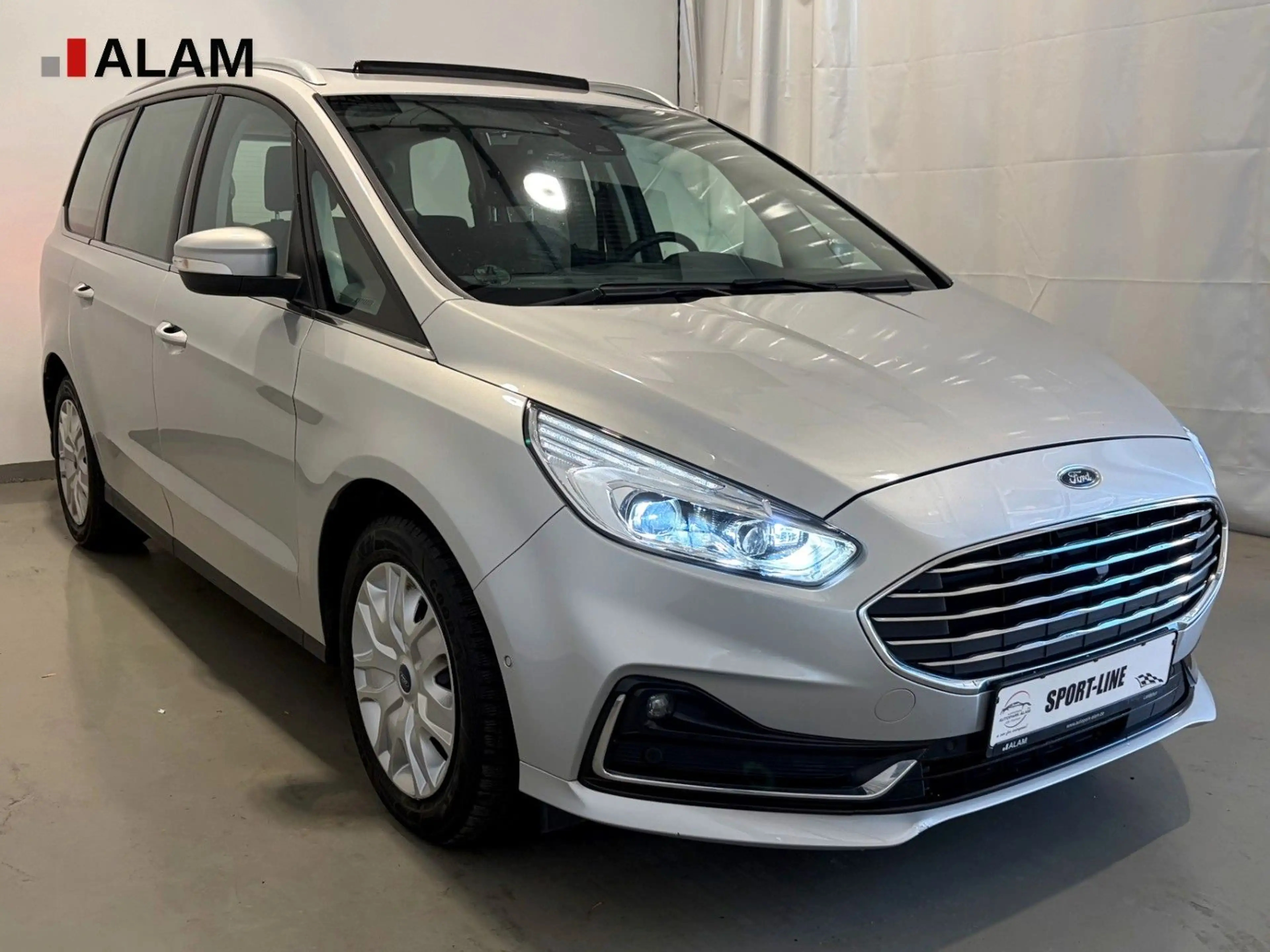 Ford Galaxy Titanium ACC AHK Pano RFK Sound 7-Sitzer — photo 2