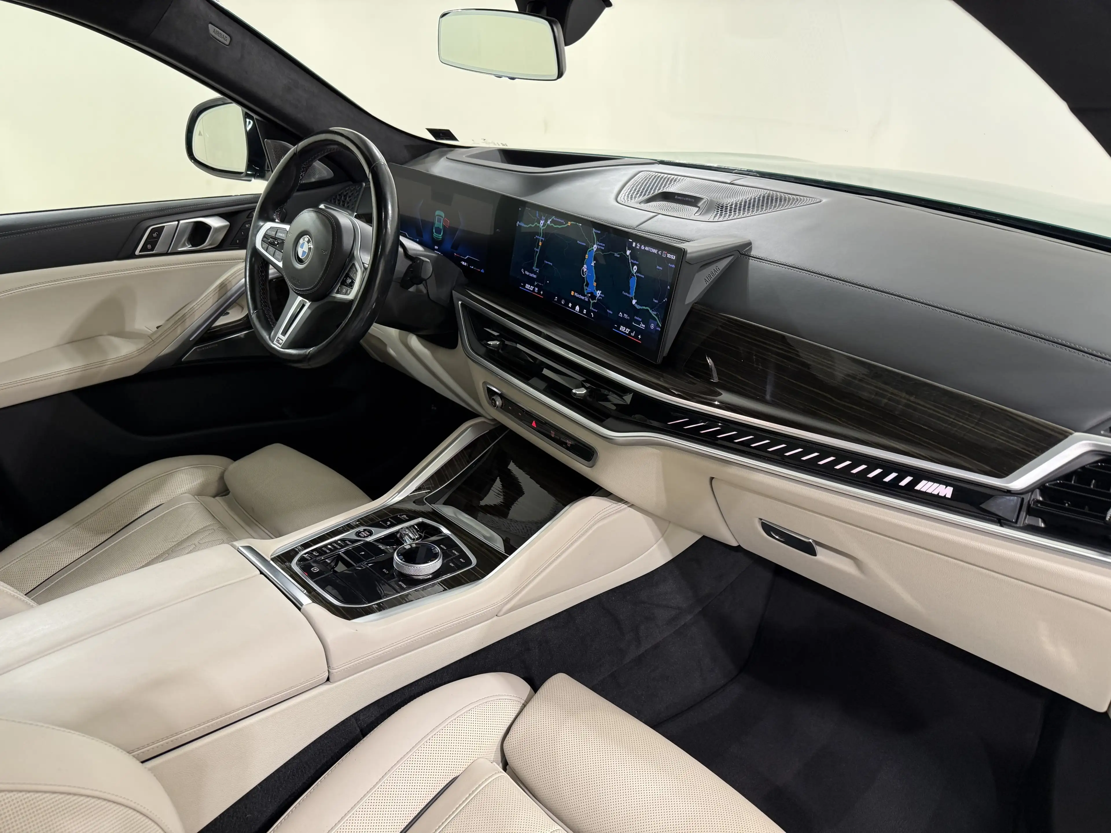 BMW X6 M60i xDrive Pro B&W Standhzg Pano Massage — photo 11
