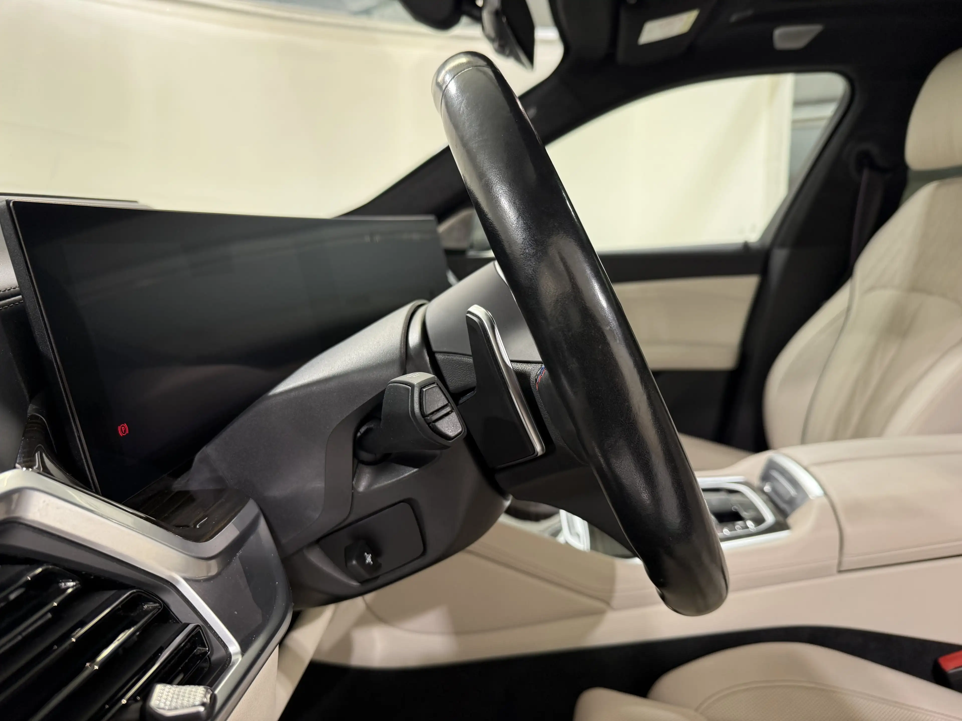 BMW X6 M60i xDrive Pro B&W Standhzg Pano Massage — photo 15