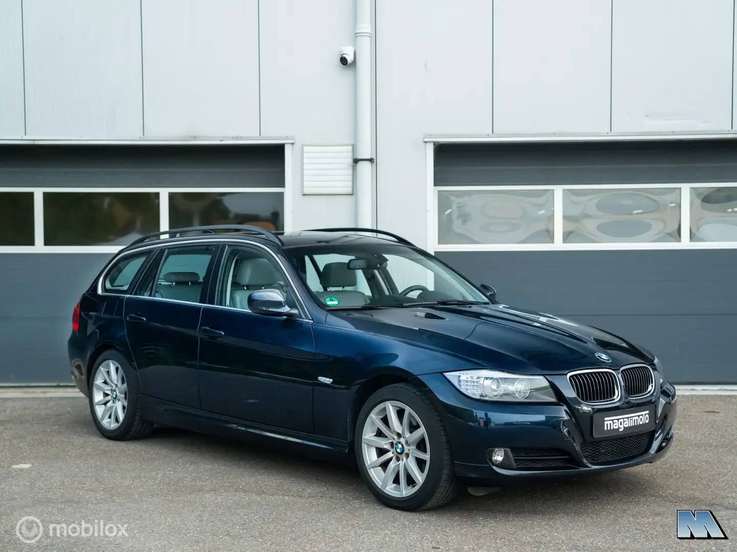 BMW 330 3-serie Touring 330i E91 LCI Handbak l UNIEK! 29.0 Blauw - 1