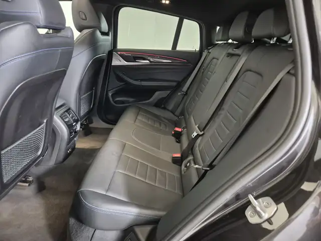 BMW X4 view 8