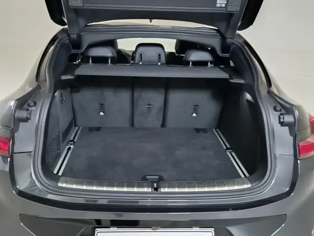 BMW X4 view 14