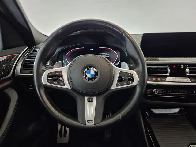 BMW X4 view 10