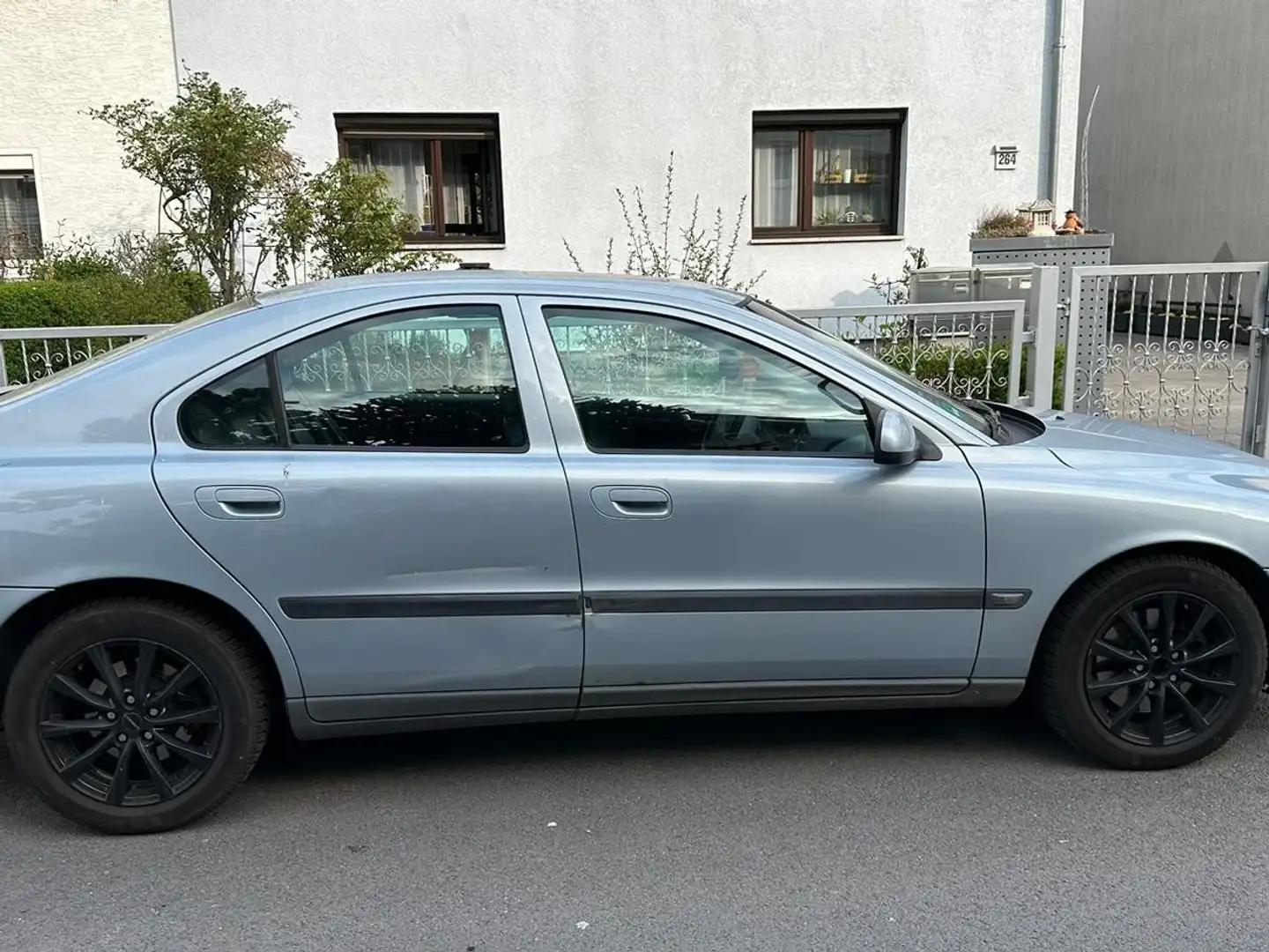 Volvo S60 2.4 Comfort Gri - 2