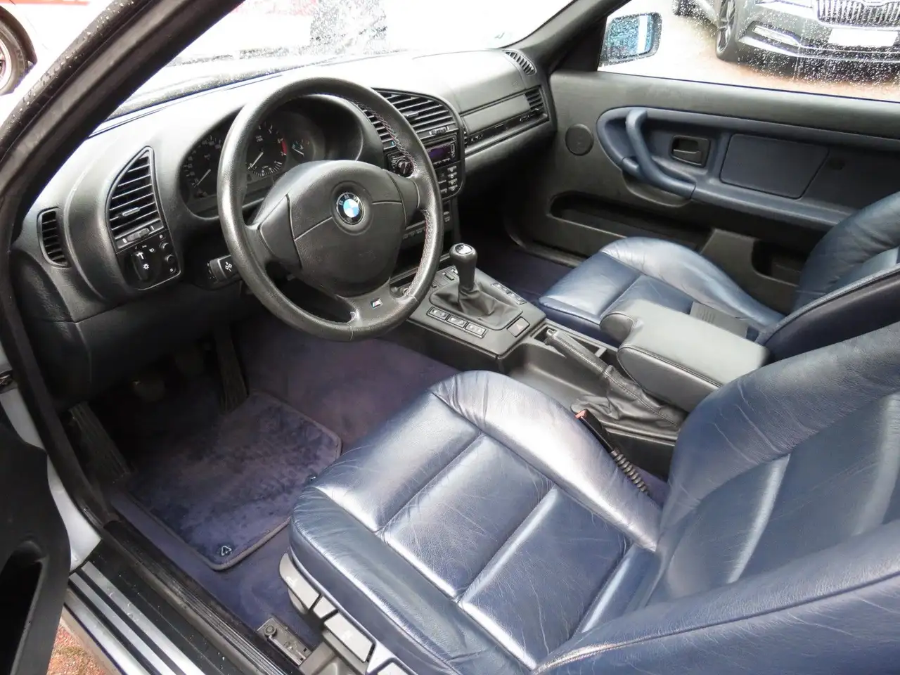 BMW 318 i Cabrio Exclusiv Edition, foto 10
