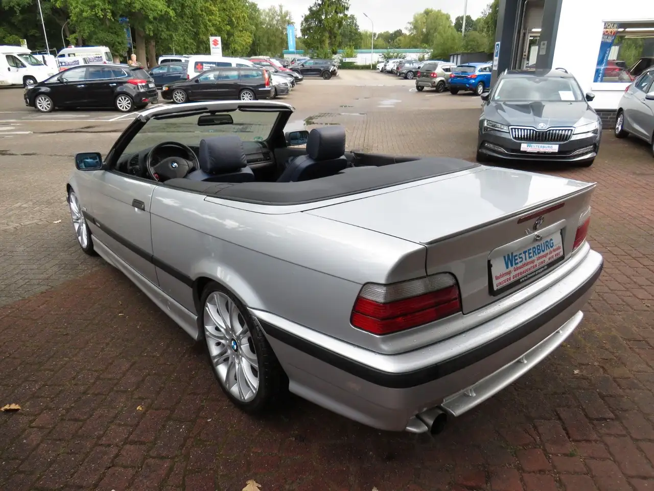 BMW 318 i Cabrio Exclusiv Edition, foto 4