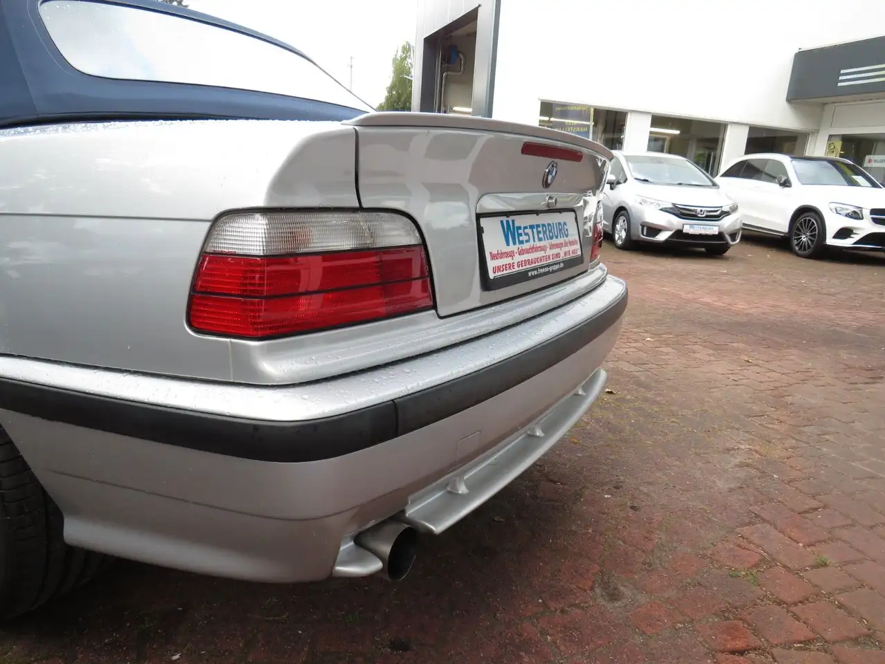 BMW 318 i Cabrio Exclusiv Edition, foto 6