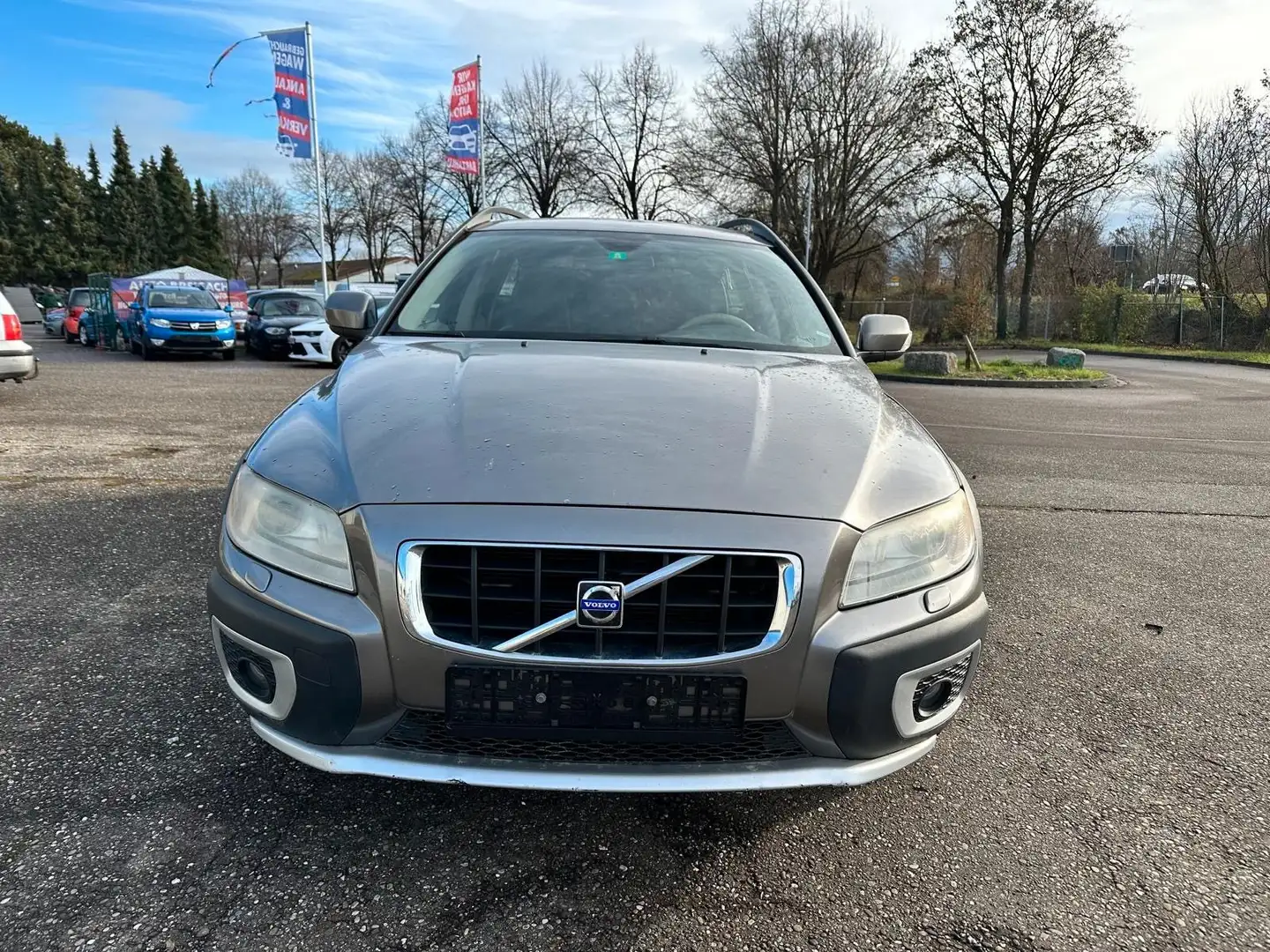Volvo XC70 Summum 4x4 AWD AUTOMATIK Diesel TÜV NEU Grau - 2