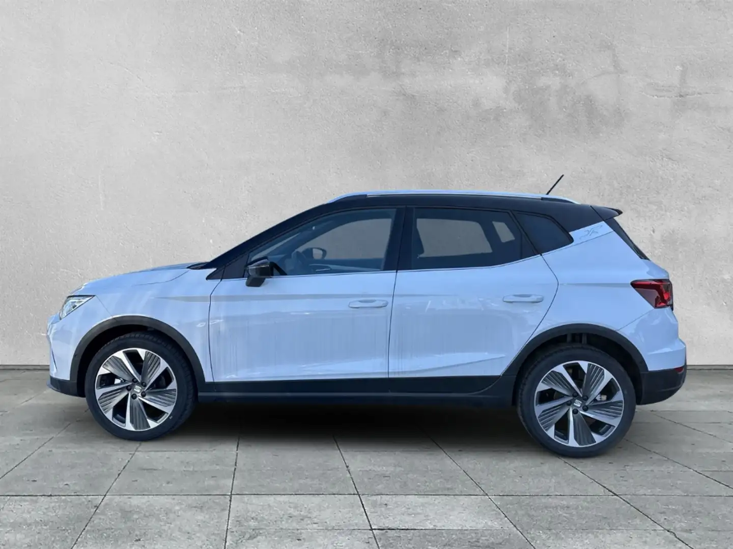 SEAT Arona 1.0 TSI 85KW DSG FR KLIMA+DAB+LED+NAVI Weiß - 2