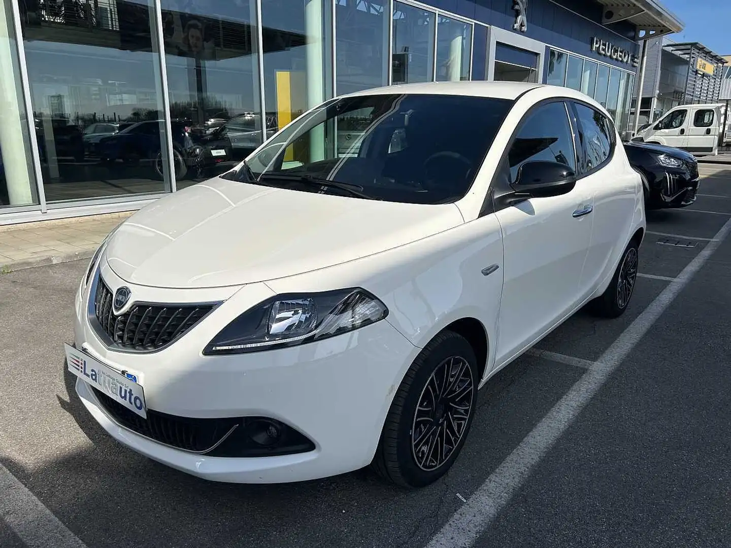 Lancia Ypsilon 3ª serie 1.0  Hybrid Ecochic Gold Bianco - 1