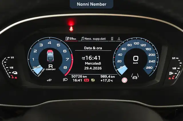 Audi Q3 view 9