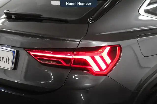 Audi Q3 view 6