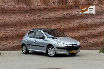 1.6-16V Gentry,Volle Tank,NEW APK, Airco,Dakraam,