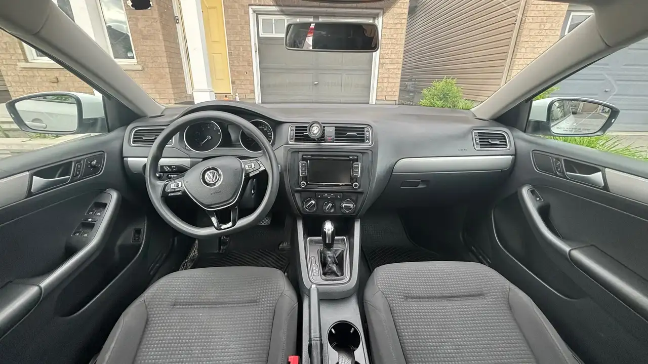 Volkswagen Jetta снимка Volkswagen Jetta