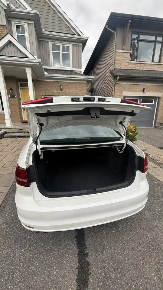 Volkswagen Jetta снимка Volkswagen Jetta