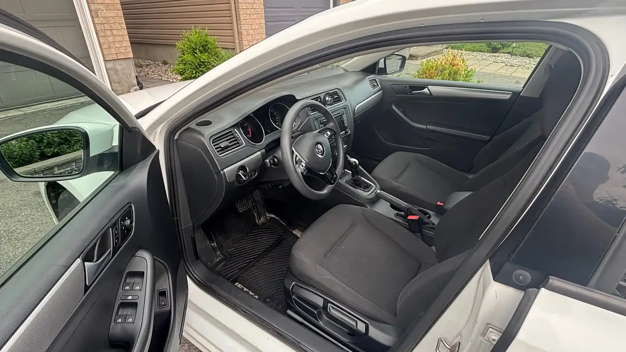Volkswagen Jetta снимка Volkswagen Jetta