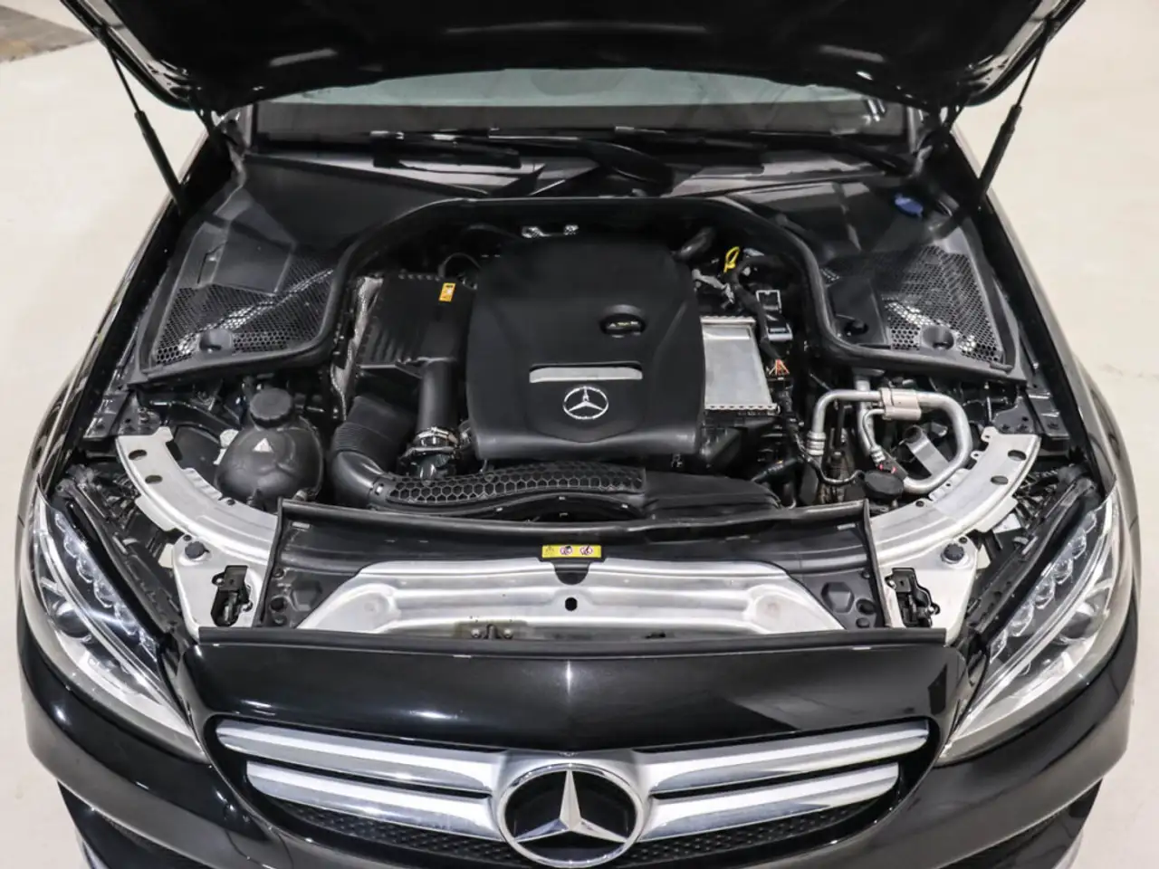 Mercedes-Benz C-Class photo Mercedes-Benz C-Class