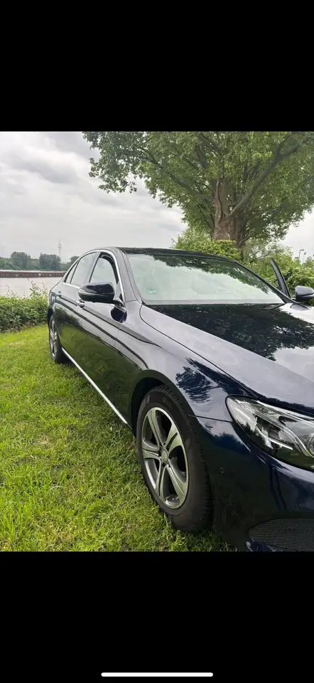 Mercedes-Benz E 220