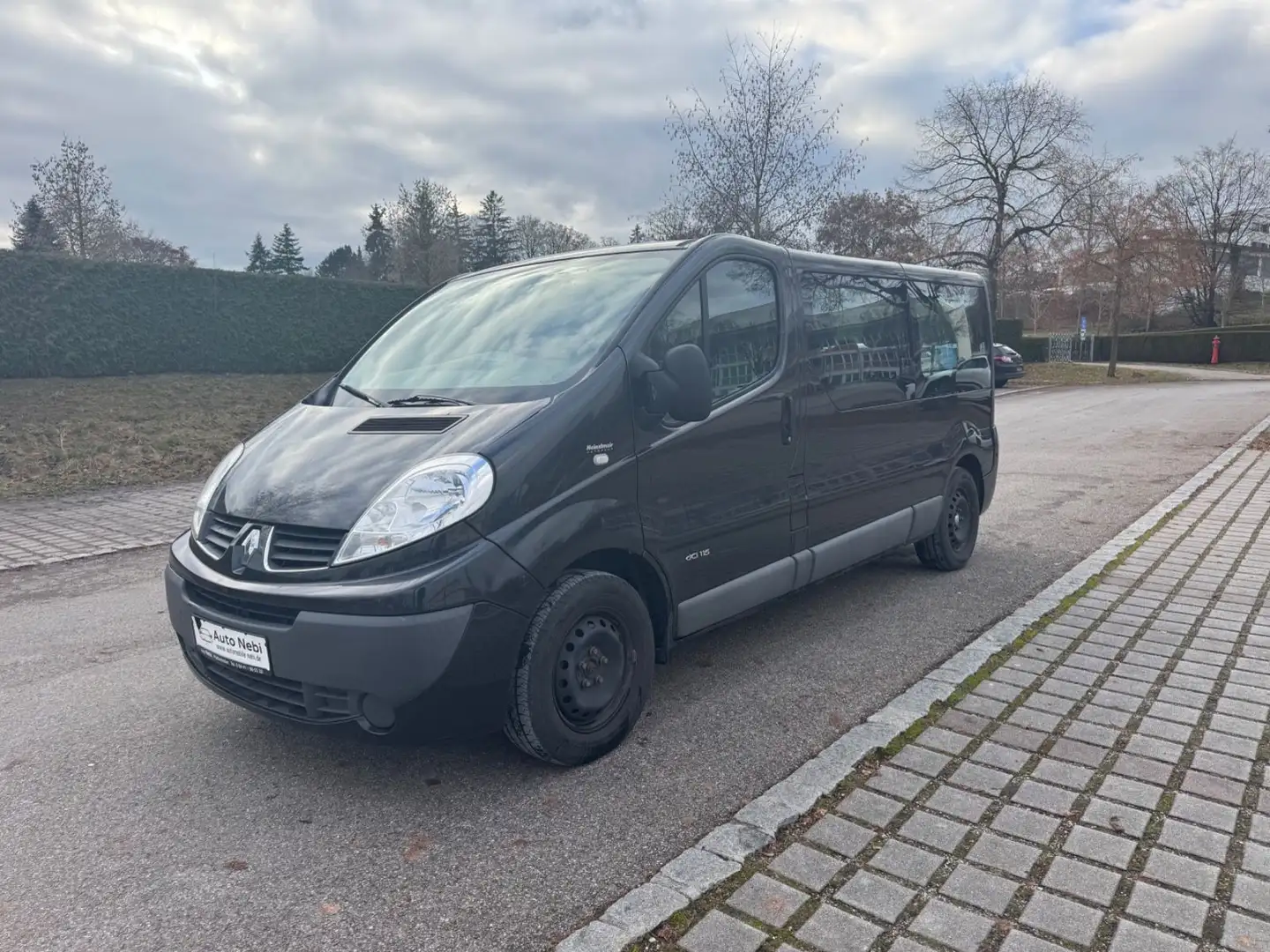 Renault Trafic Combi L2H1 2,9t Expression*9-Sitzer*Klima Schwarz - 1