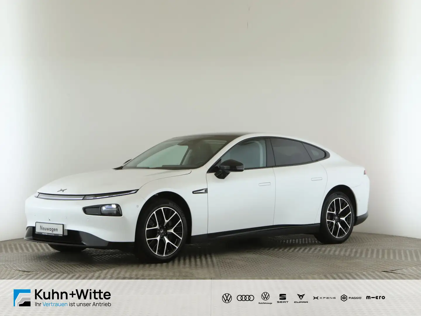 Xpeng P7 AWD Performance White - 1