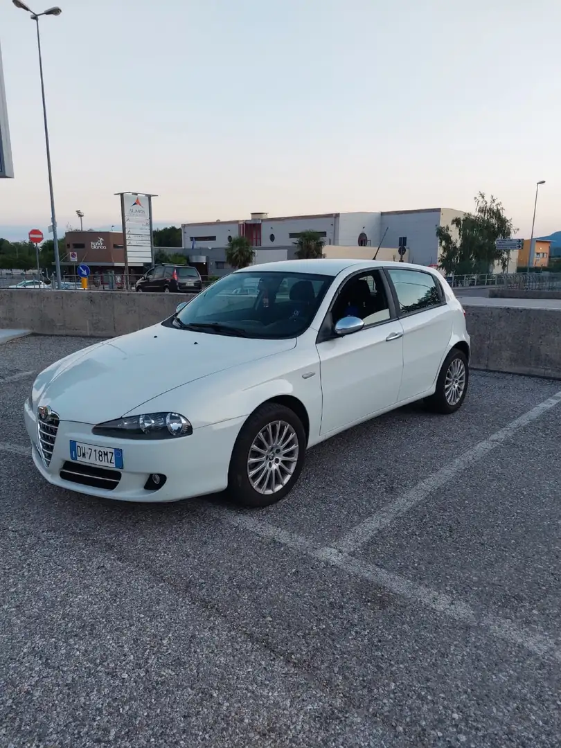 Alfa Romeo 147 - 1