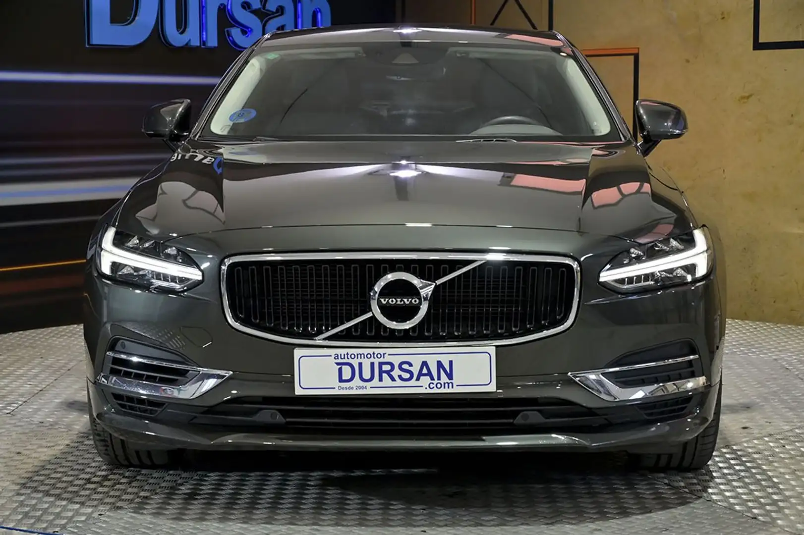 Volvo S90 2.0 T8 Twin AWD Momentum Auto Gris - 2