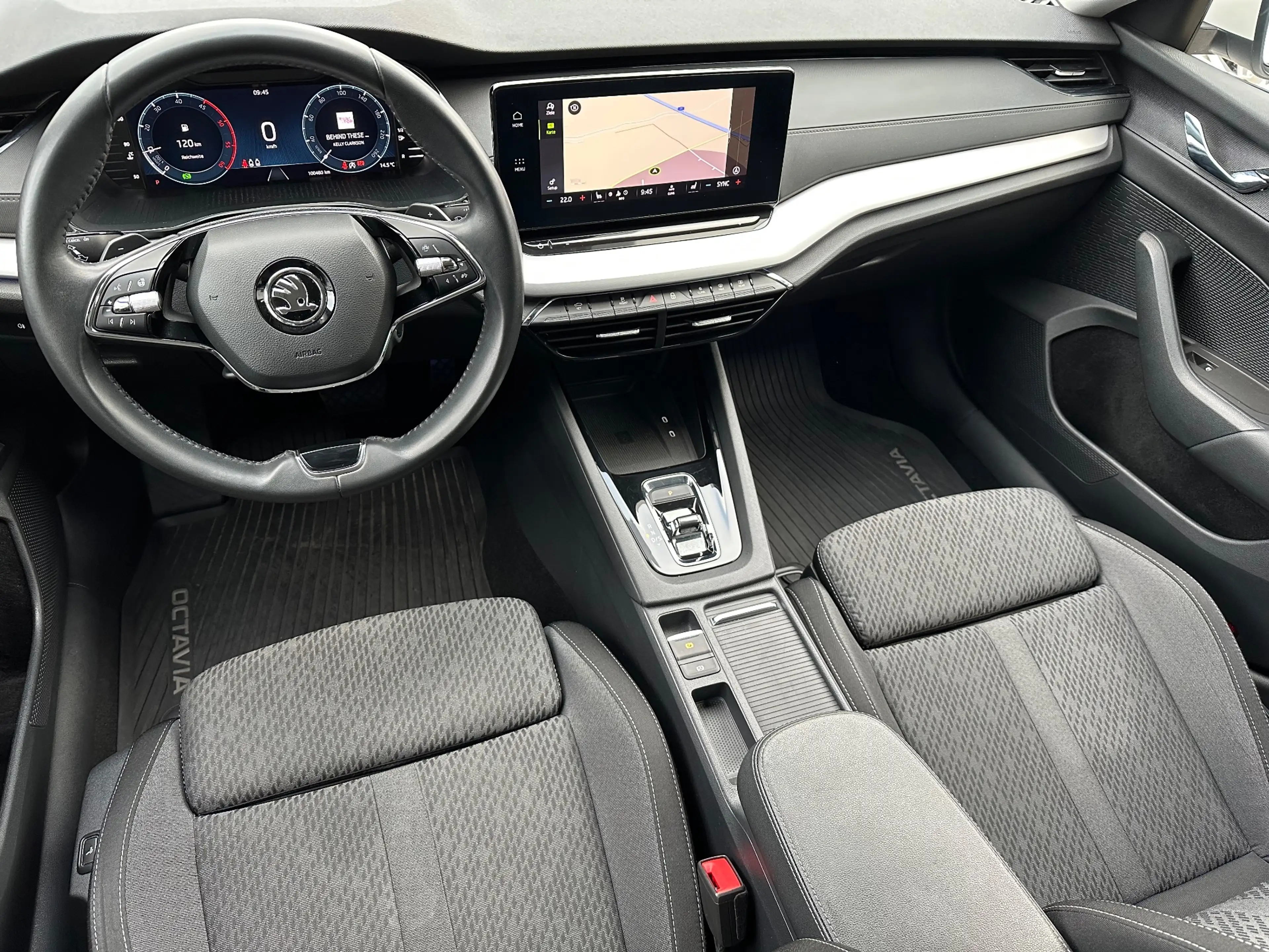 Skoda Octavia Combi 2.0 TDI DSG Clever NAV+LED+AHK+KAM+SHZ+1HD — photo 15