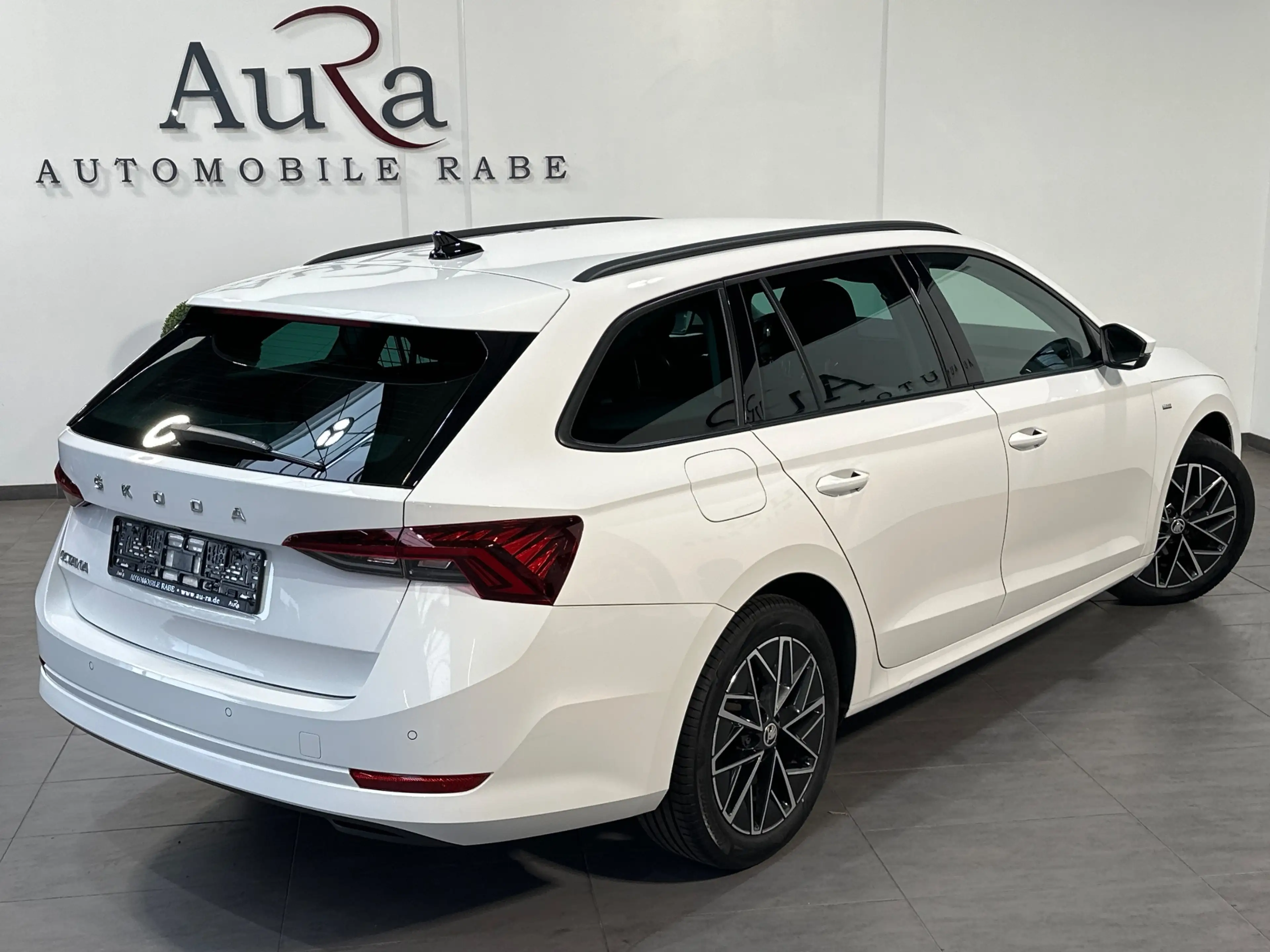 Skoda Octavia Combi 2.0 TDI DSG Clever NAV+LED+AHK+KAM+SHZ+1HD — photo 5