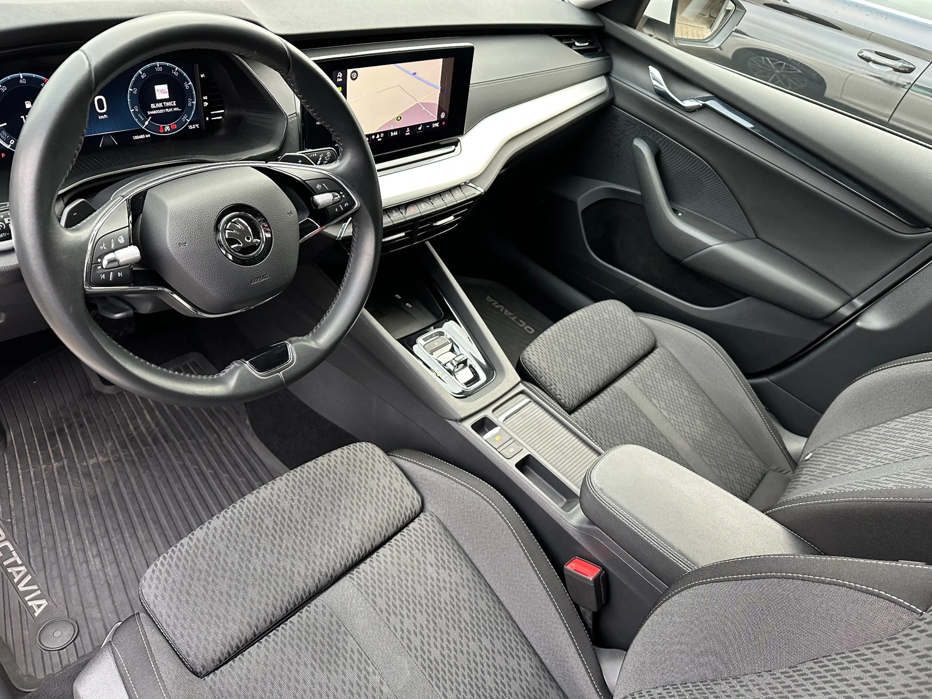 Skoda Octavia Combi 2.0 TDI DSG Clever NAV+LED+AHK+KAM+SHZ+1HD — photo 12