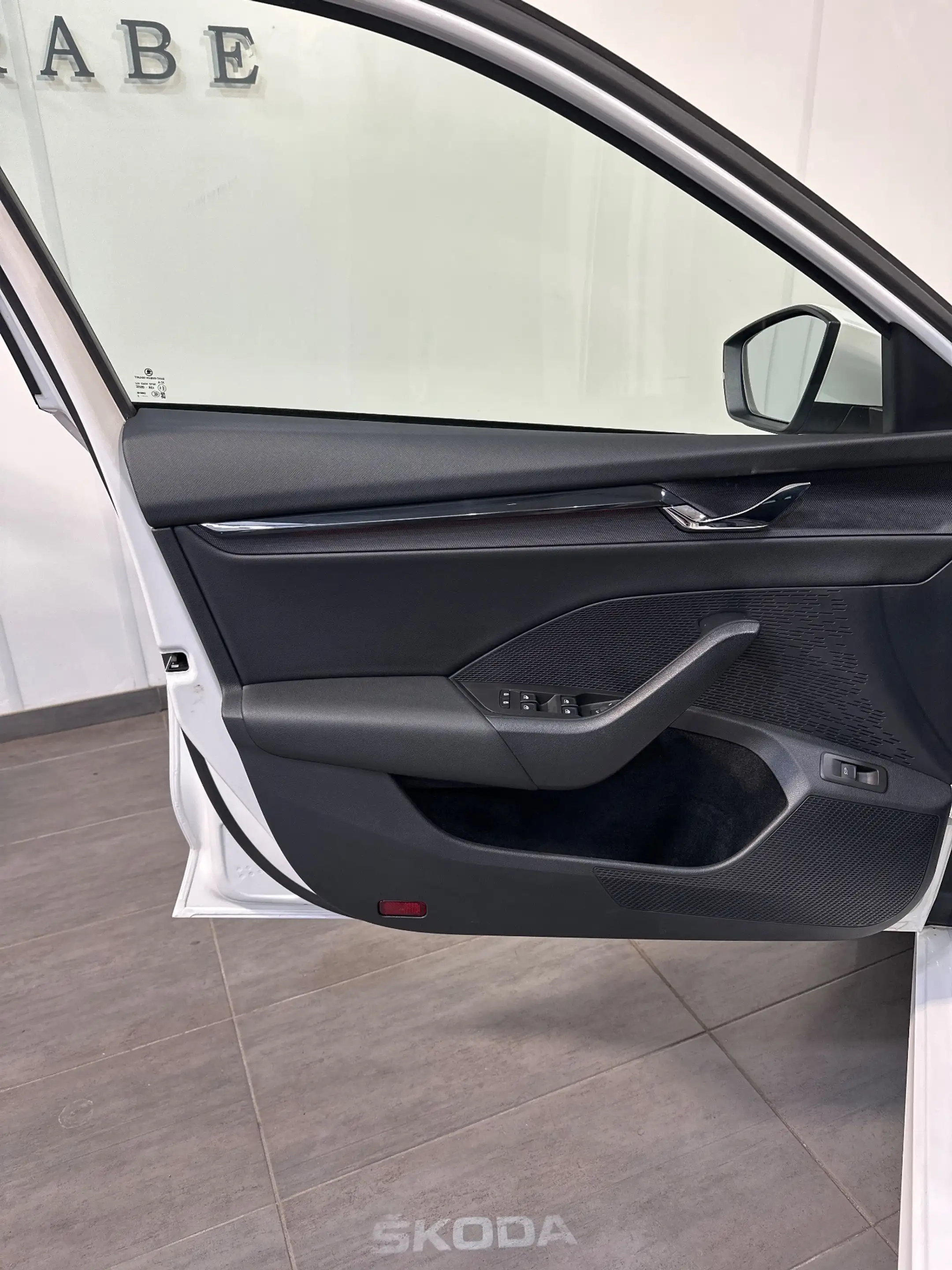 Skoda Octavia Combi 2.0 TDI DSG Clever NAV+LED+AHK+KAM+SHZ+1HD — photo 10