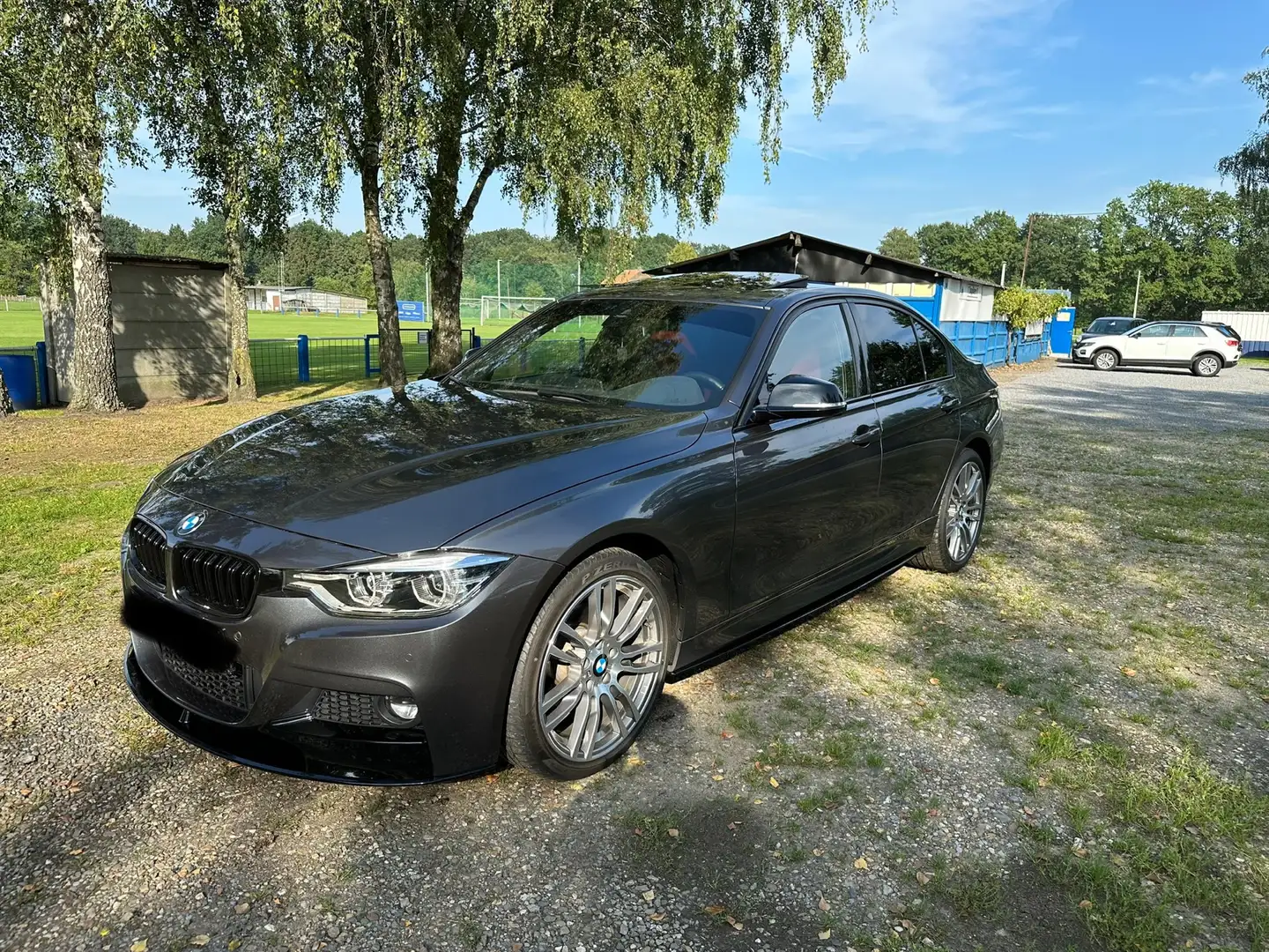 BMW 320 320d Aut. xDrive Edition M Sport Shadow Grijs - 2