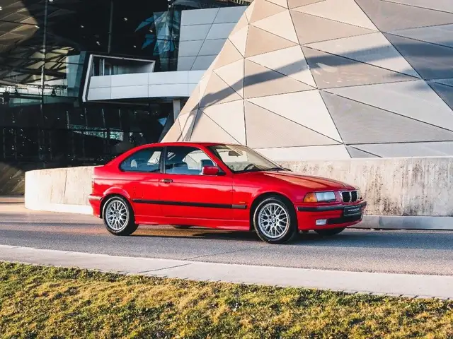 BMW 323 ti Compact (Schalter, Hellrot, Erstlack)