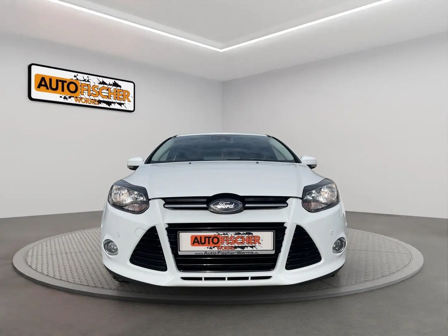 Ford Focus Titanium  Leder  Navi  PDC  AHK Weiß - 2