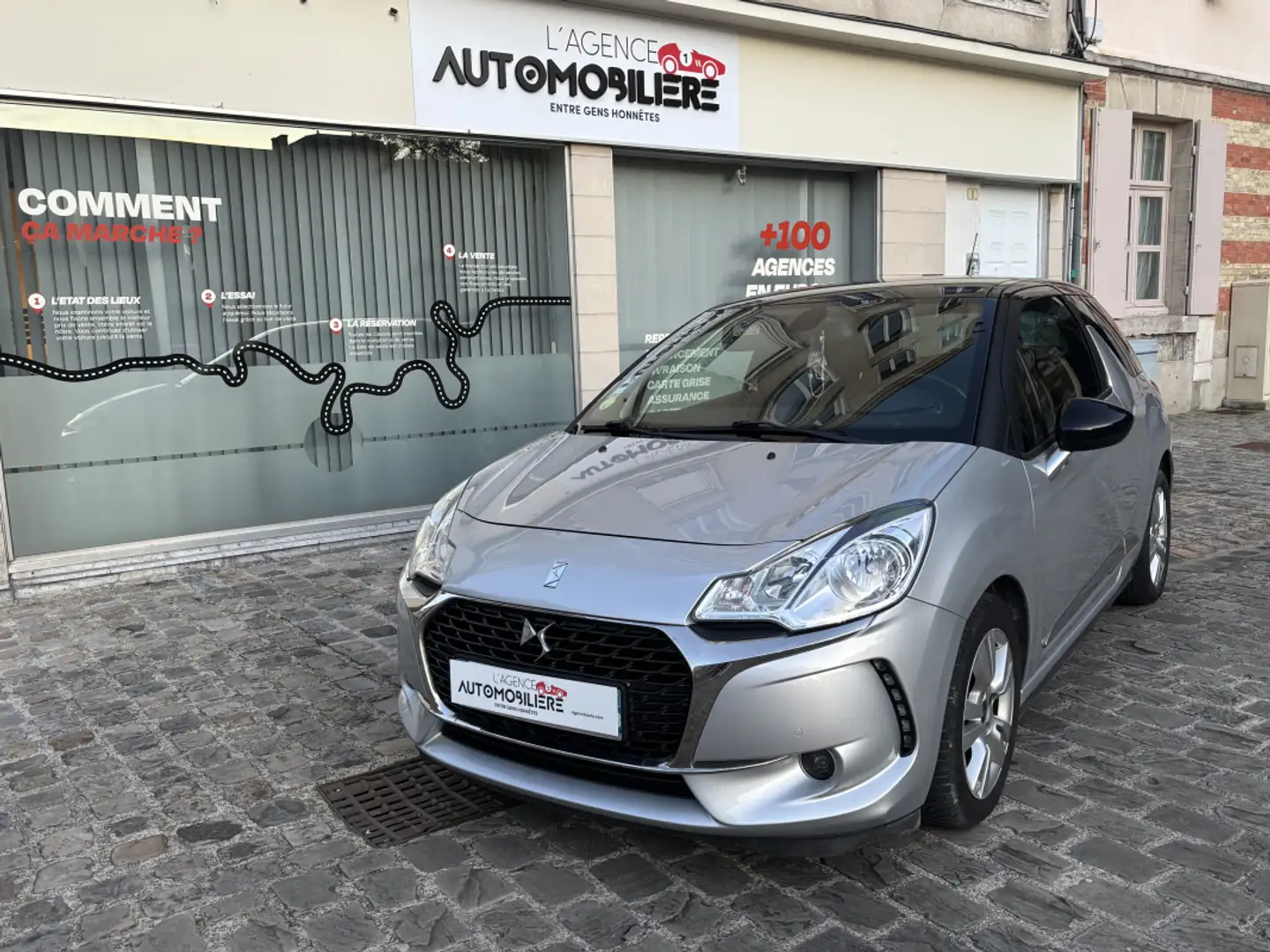 DS Automobiles DS 3 1.6 Blue HDi S&S 99 cv SO CHIC Grau - 1
