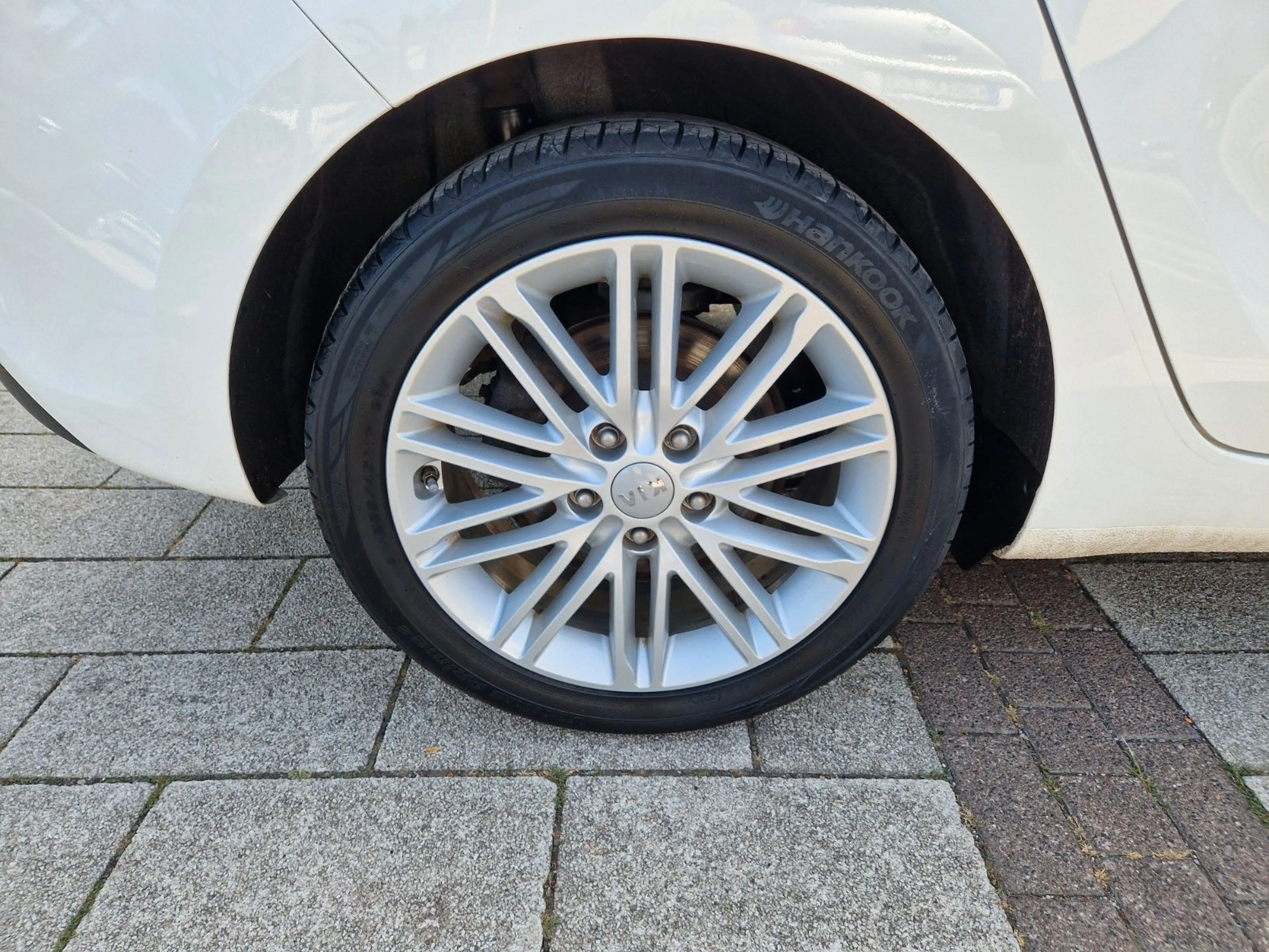 Kia Carens *2.Hand*Navi*Cam*7-SItzer*Temp*Wenig/KM — photo 13
