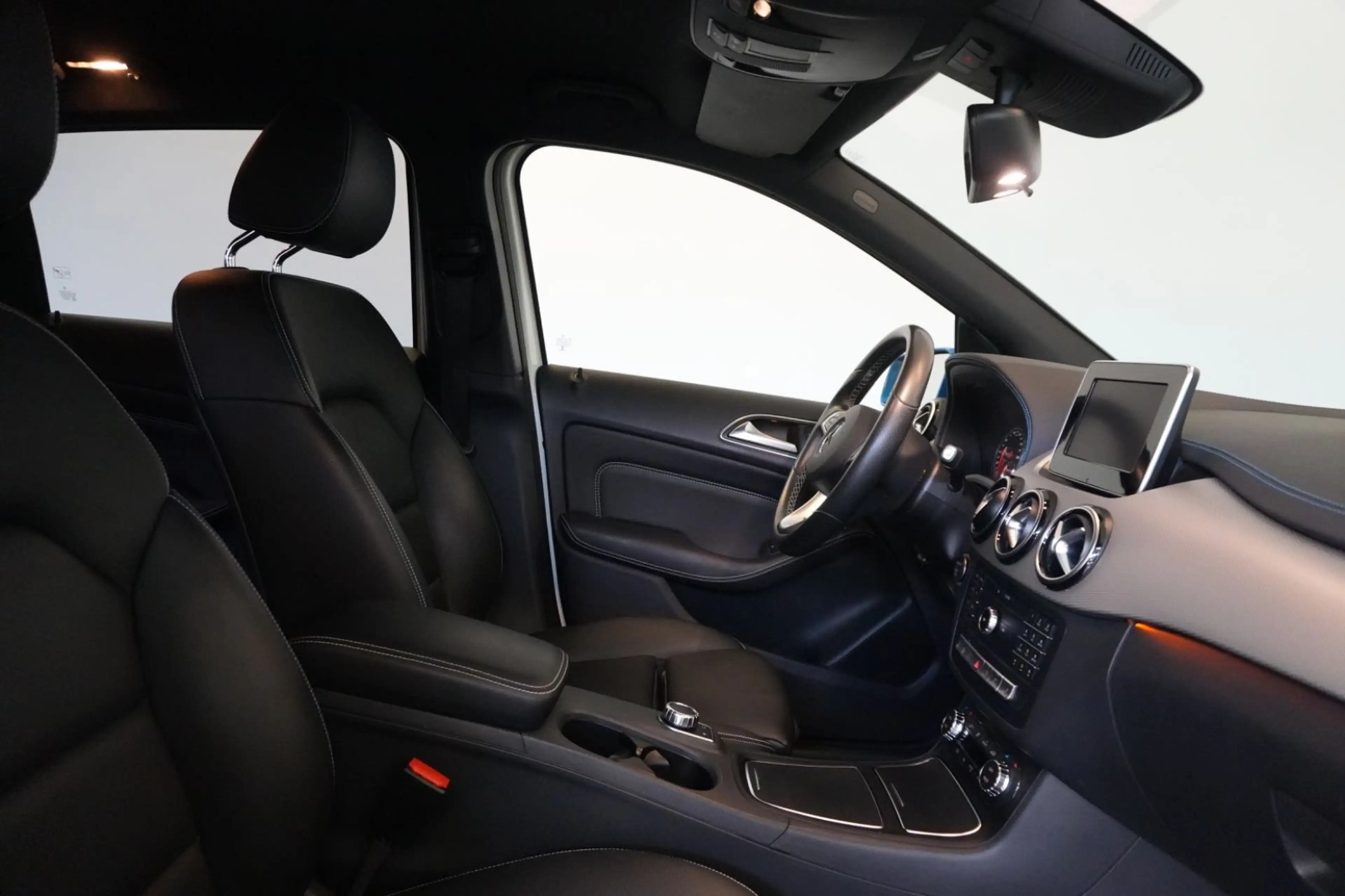 Mercedes-Benz B Electric Drive B 250 Electric Drive Standard BiXenon StzHzg — photo 15