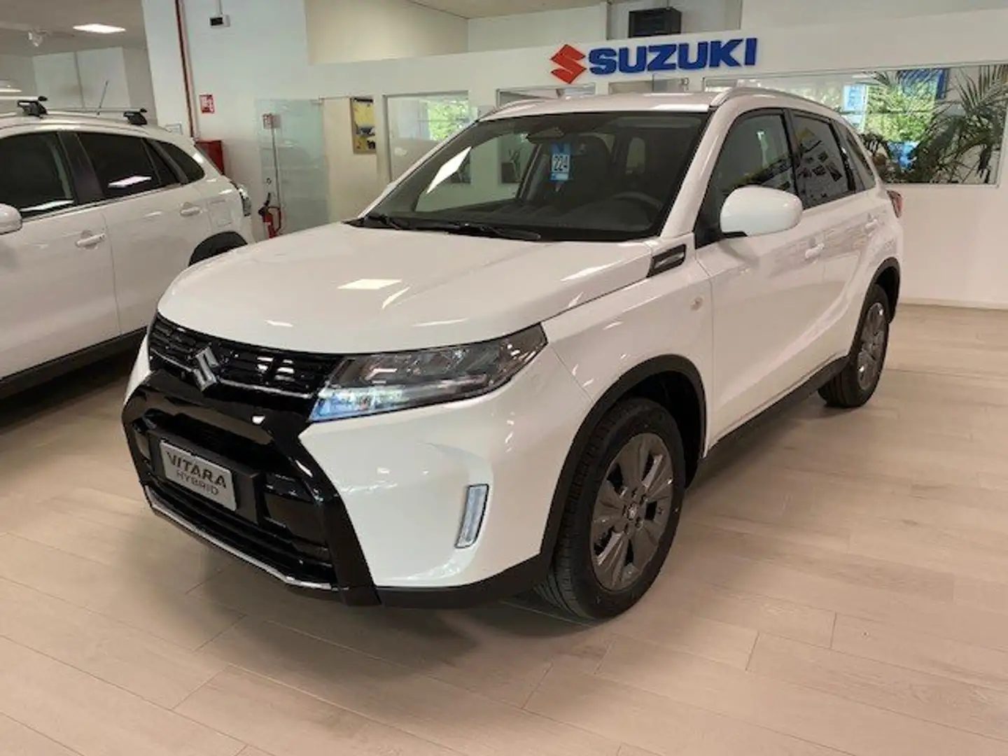 Suzuki Vitara Vitara 1.4h Cool+ 4wd allgrip 129cv Bianco - 1