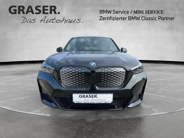 BMW Ix1 view 9