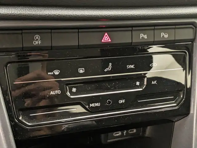 Volkswagen T-Roc view 13
