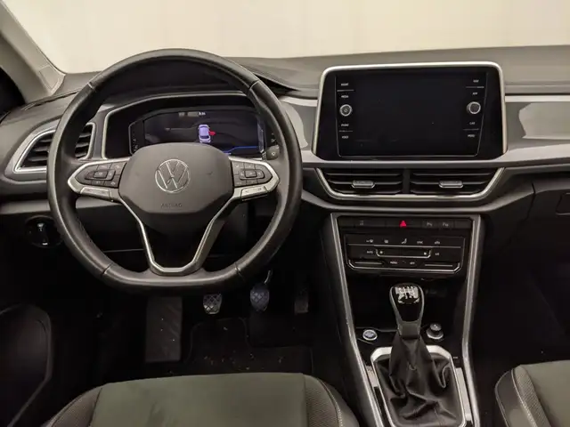 Volkswagen T-Roc view 7