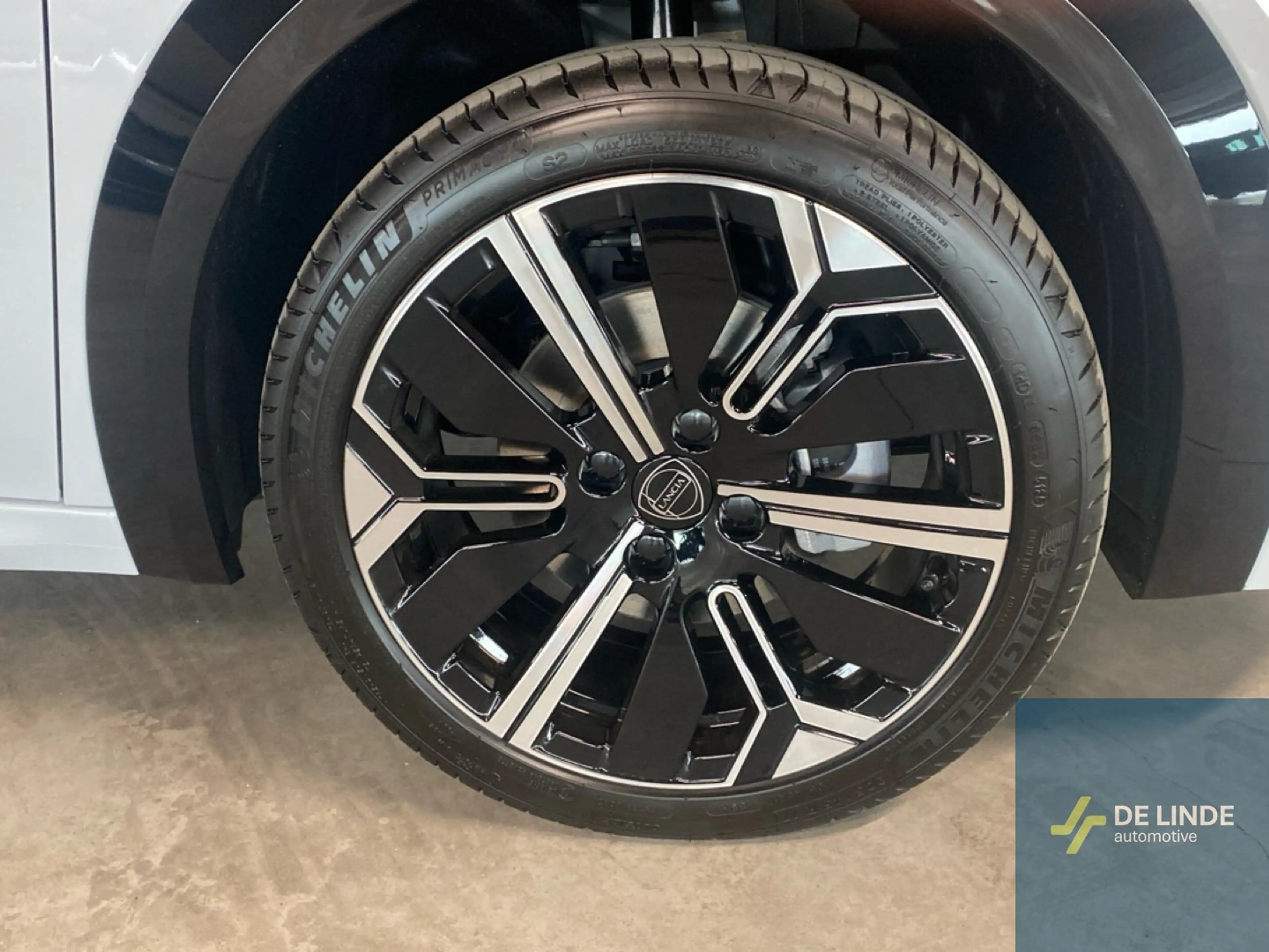 Lancia Ypsilon Turbo LX eDCT6 — photo 8