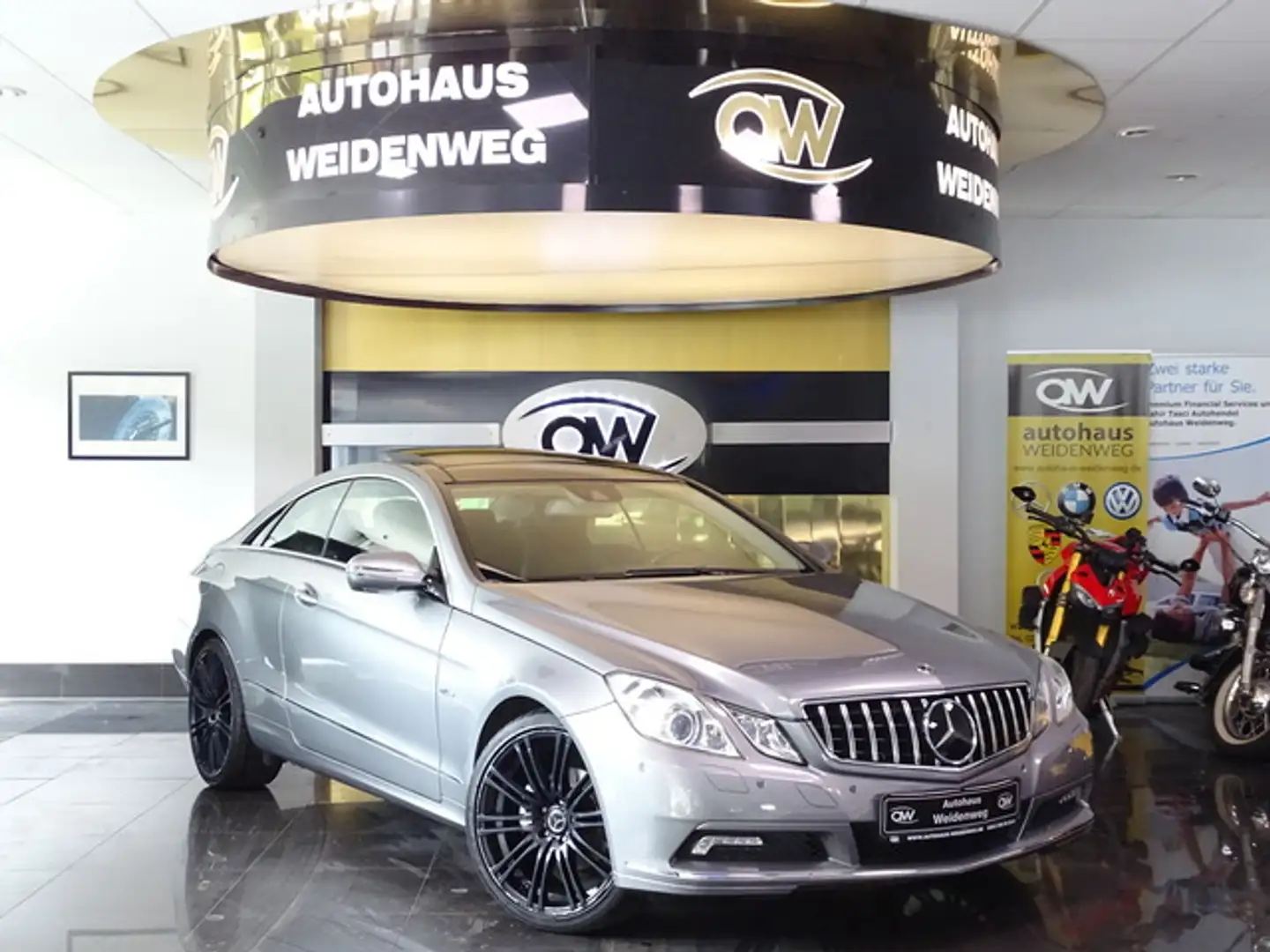 Mercedes-Benz E 250 CGI Coupe Pano Leder Navi Xenon PDC Distr Argent - 1