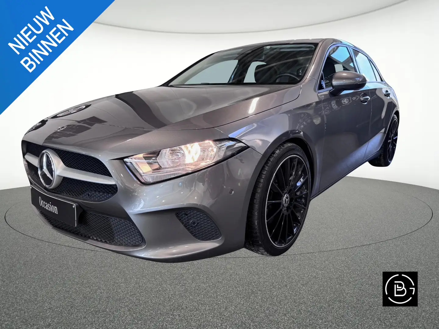 Mercedes-Benz A 180 d Essential Line Grau - 1