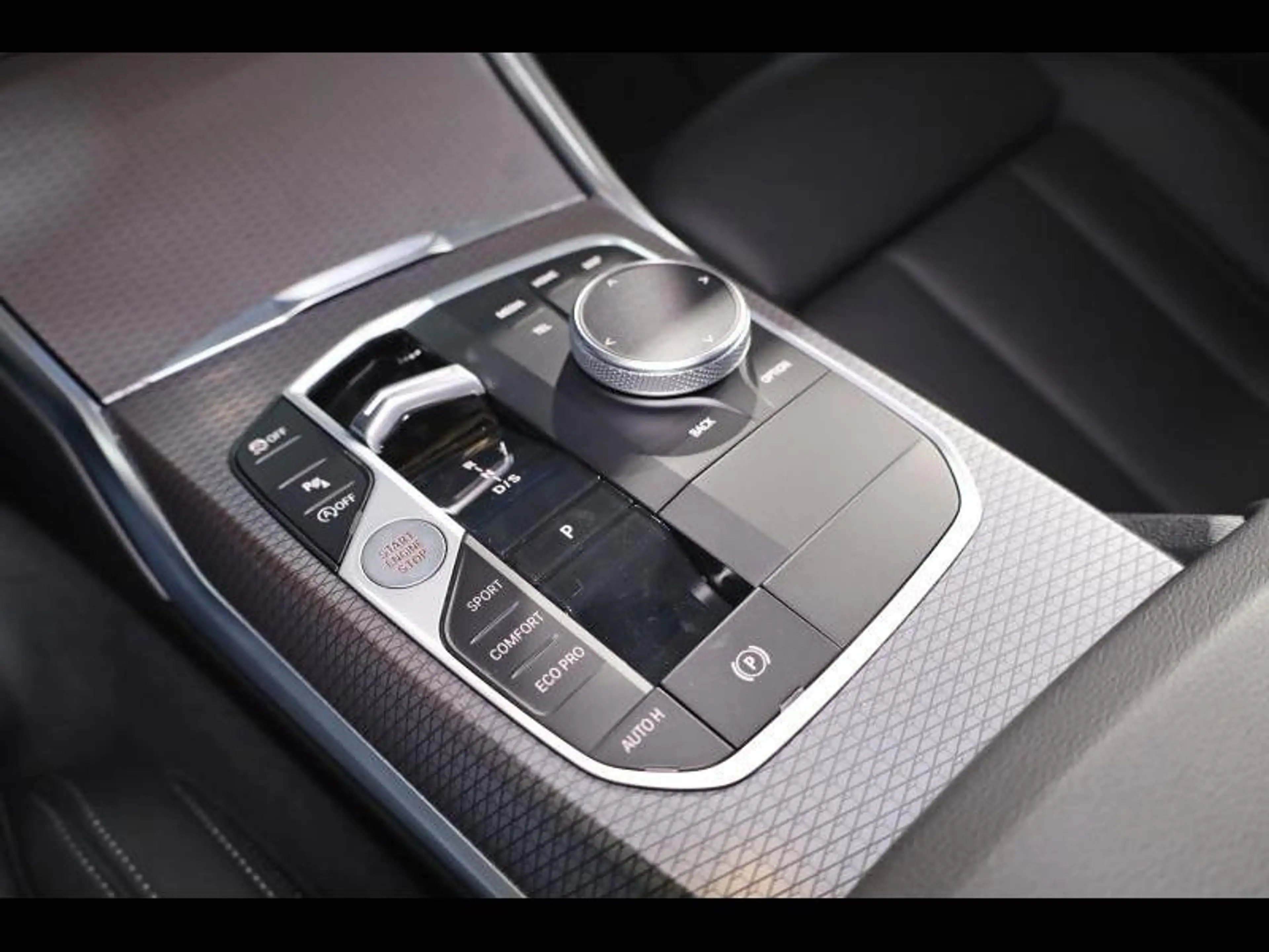 BMW 318 i Touring Kit M Sport — photo 13