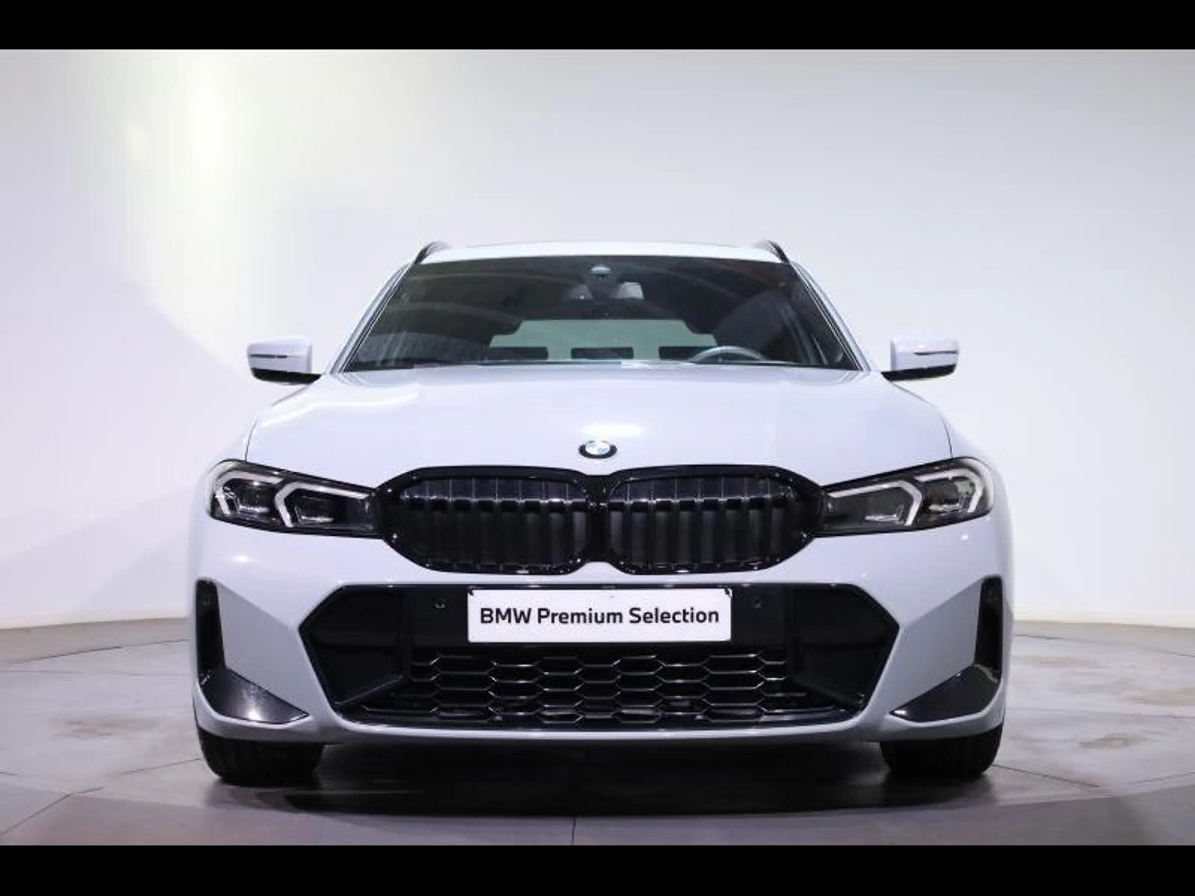 BMW 318 i Touring Kit M Sport — photo 2